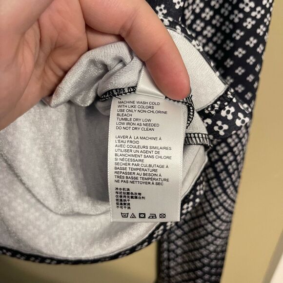 Urban Outfitters UO Black and White Clarissa Printed Plunging Flyaway Top Medium - Picture 6 of 12